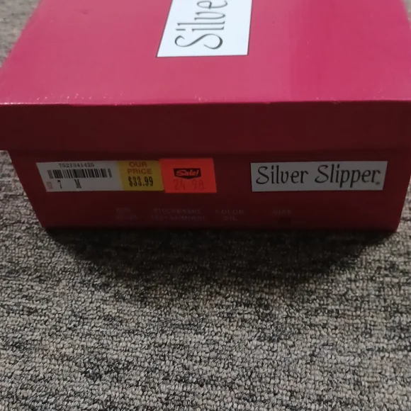 Heels - Picture 3 of 3